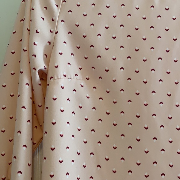 Old Navy sz small pink 3/4 bell sleeve top with button keyhole detail in back - Picture 4 of 9